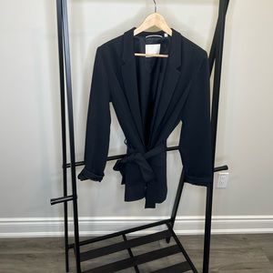 Black Blazer for the Office (Wilfred - Aritzia) - Size L